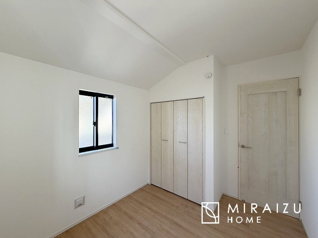 【洋室】 | 平日・休日問わず、いつでもご見学が出来ます♪☆実際に見て、触れて感じる安心のお住まい探しを体験して下さい♪☆物件情報だけでなく、地域の特色などなどエリア情報もお伝え出来たら嬉しいです♪