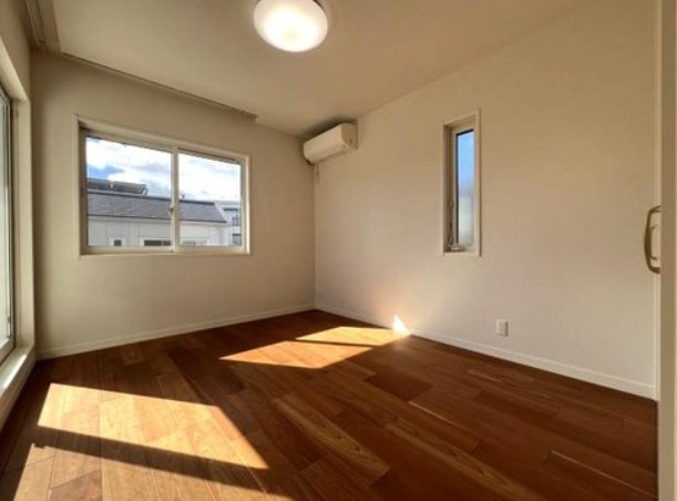 東山町　中古戸建の洋室|洋室約6.0帖