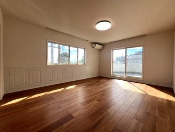 東山町　中古戸建の洋室|洋室約10.0帖