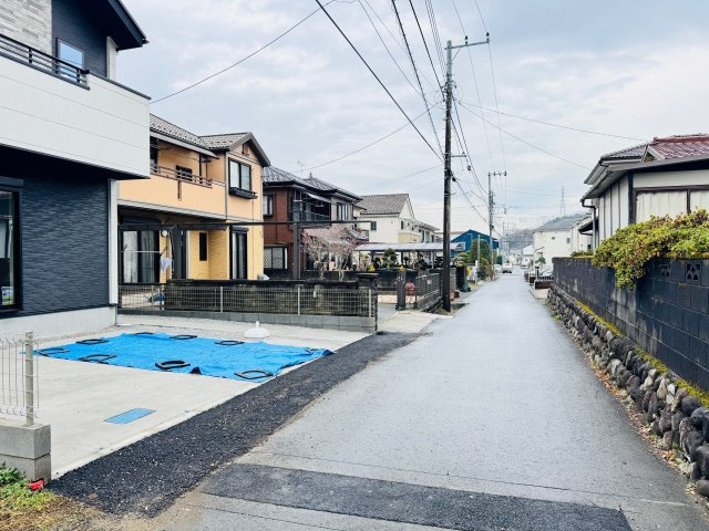 八王子市　上柚木　新築一戸建て　３期の前面道路含む現地写真|～南側4ｍ道路に面しています～