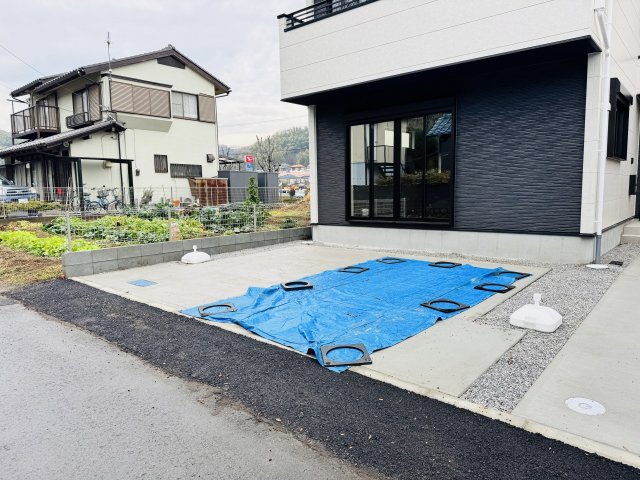 八王子市　上柚木　新築一戸建て　３期の駐車場|～並列2台駐車可能カースペース～