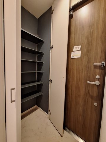 フリーシア　浜田山の玄関