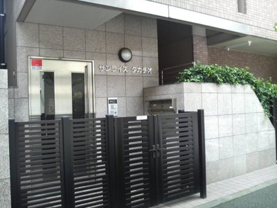 【エントランス】 | サンライズタカチオ | 清潔なエントランスです