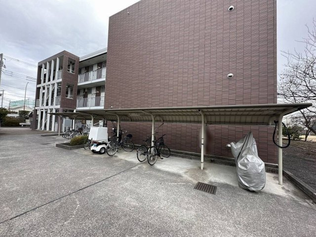 レオパレスグランパルク小柳のその他