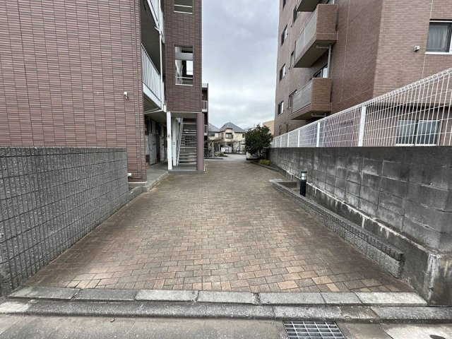 レオパレスグランパルク小柳のその他