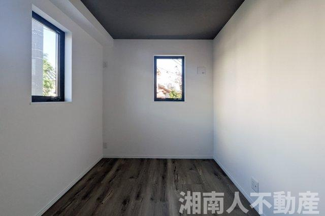 藤沢市鵠沼橘２丁目８－４１新築戸建ての洋室|きれいな洋室です