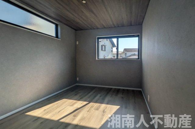 藤沢市鵠沼橘２丁目８－４１新築戸建ての洋室|使い勝手のいい洋室です