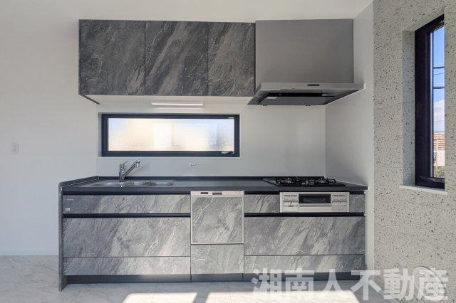 藤沢市鵠沼橘２丁目８－４１新築戸建てのキッチン|使いやすいキッチンです