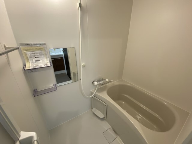 ジーメゾン東岩槻の浴室