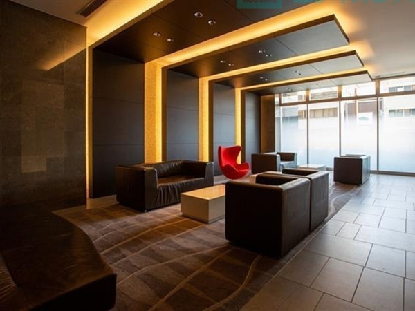 【エントランス】 | 【ラウンジ】