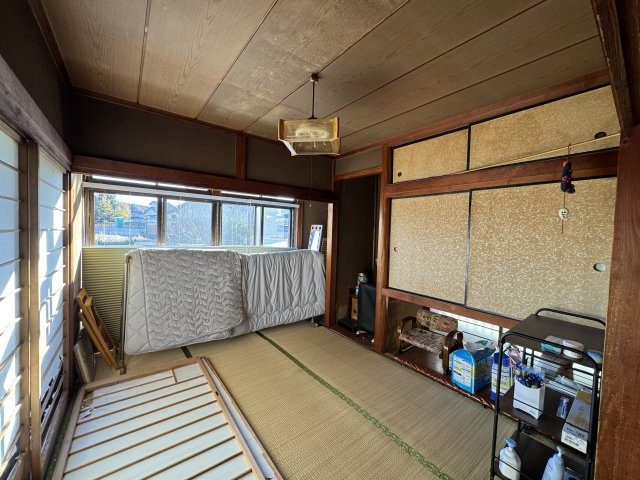 -三丁目不動産－寄居町赤浜の洋室