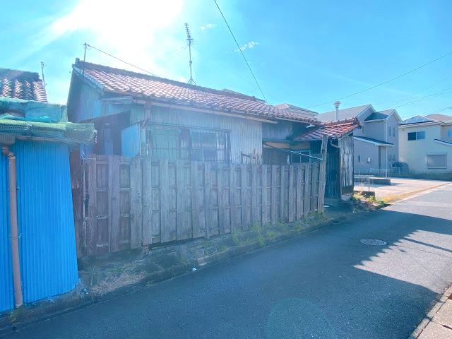 半田市新居町3丁目の前面道路含む現地写真