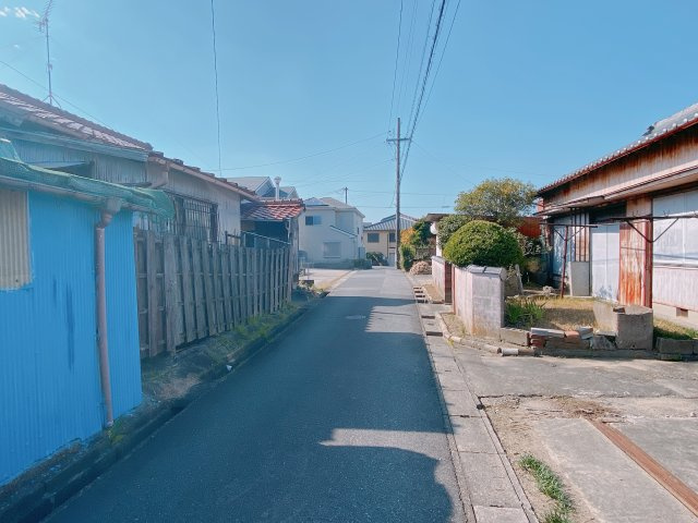 半田市新居町3丁目の前面道路含む現地写真