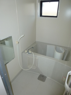 【浴室】 | サンガーデン南四日市Ｃ | ※同建物同型別のお部屋