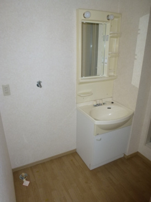 【洗面所】 | サンガーデン南四日市Ｃ | ※同建物同型別のお部屋