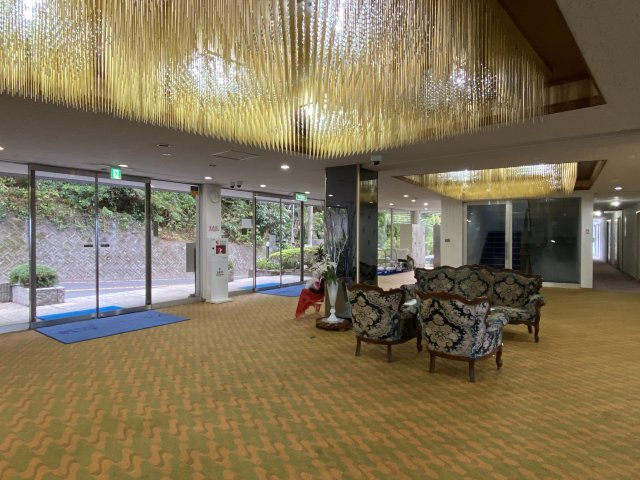 ブルーシー熱海のエントランス