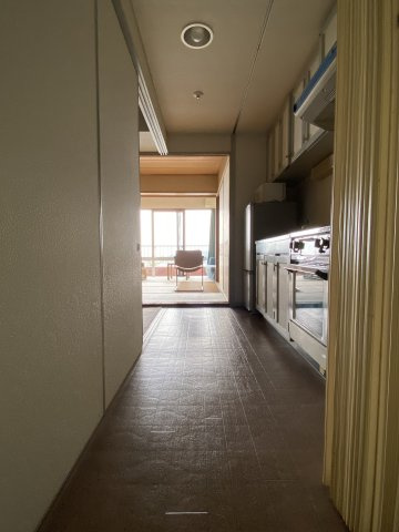 ブルーシー熱海の玄関|玄関入り口から見た室内