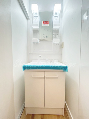 【洗面所】 | 辰巳ハイツ | 明るい洗面所です