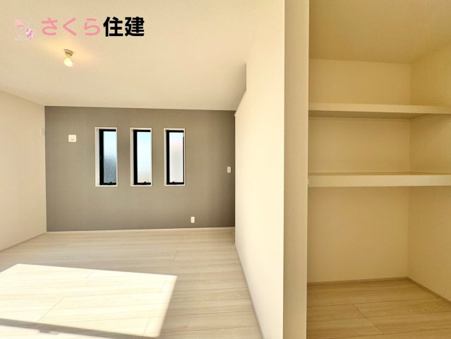 リーブルガーデン　第1小山中久喜　３号棟の洋室|広々とした洋室です♪お子様の成長に伴って増えていく荷物にも対応できます！
