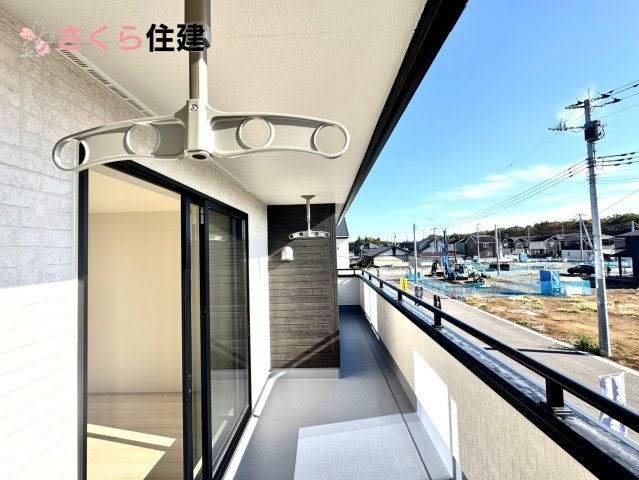 リーブルガーデン　第1小山中久喜　３号棟のバルコニー|バルコニー♪家族全員分の布団もゆったり並べられるます♪
