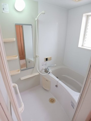 【浴室】 | サンパティーク・ロジュマンＢ | お風呂で日々の疲れを落としましょう