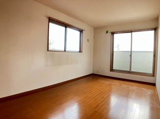 【洋室】 | 岡崎市上地町宝六　戸建 | 約7.5帖の２階東側洋室