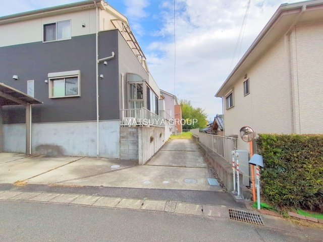 【前面道路含む現地写真】の画像