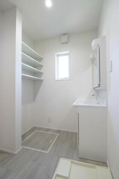 LAVIE東石井２５０１A のランドリースペース