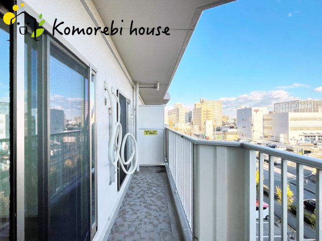 ソフィア上尾B棟のバルコニー|お洗濯にも便利なバルコニー付き