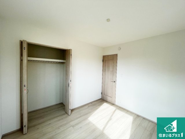 神戸市西区春日台　新築一戸建ての洋室|シンプルな洋室は、自分好みのインテリアが楽しめます♪ご家族とインテリアや家具を選びに行くのは新築購入時の醍醐味の一つです。ぜひお楽しみください♪