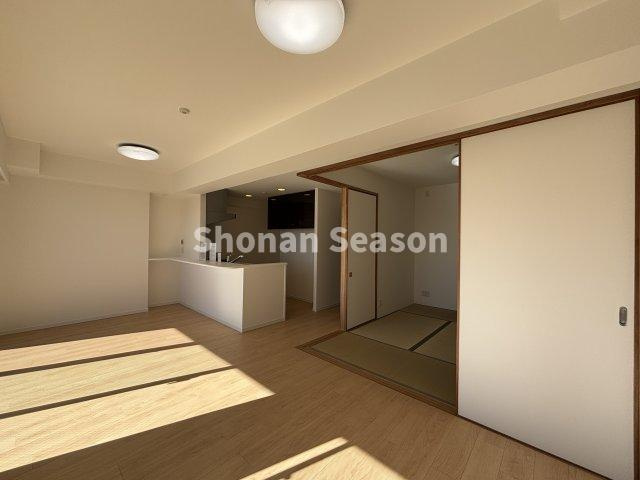 【外観】 | 令和７年9月リフォーム完了◎安心の「アフターサービス保証」付です♪
JR東海道線「平塚駅」行バス停（平塚大橋）徒歩1分と好立地◎