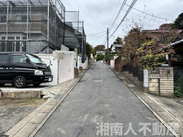 鎌倉市梶原３丁目２２－２２戸建ての前面道路含む現地写真|前面道路含む現地写真です
