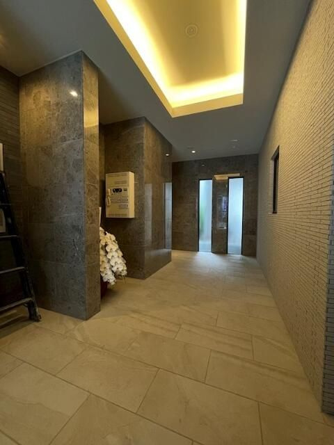 グランデュール秋葉原のロビー