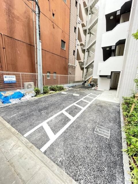グランデュール秋葉原の駐車場