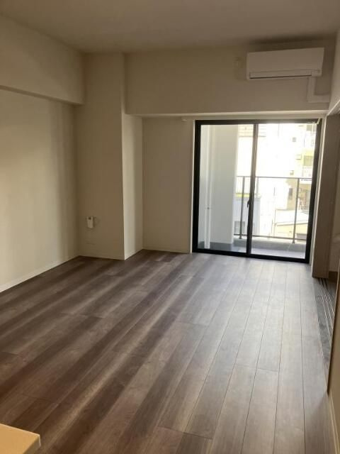 グランデュール秋葉原の居間・リビング