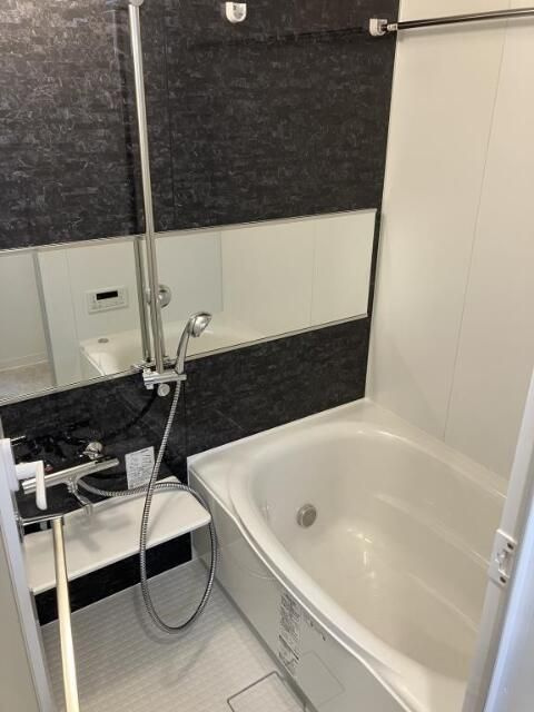 グランデュール秋葉原の浴室