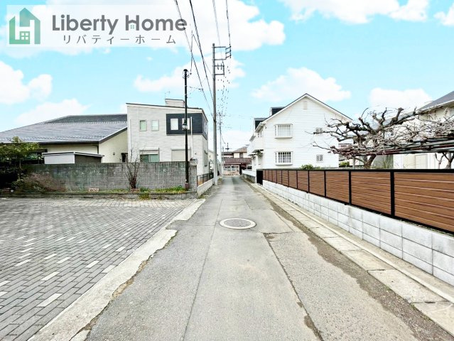 土浦市桜町2期　新築戸建　1号棟の前面道路含む現地写真