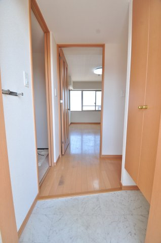 大阪市城東区鴫野西５丁目の賃貸マンションの玄関