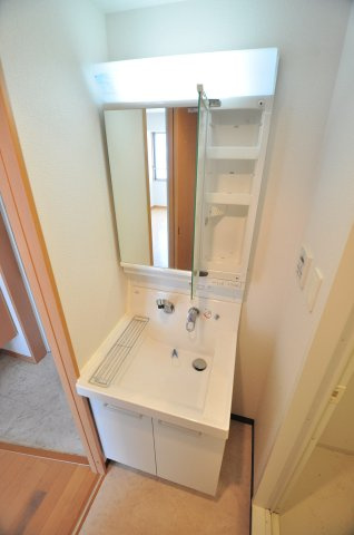 大阪市城東区鴫野西５丁目の賃貸マンションの洗面所
