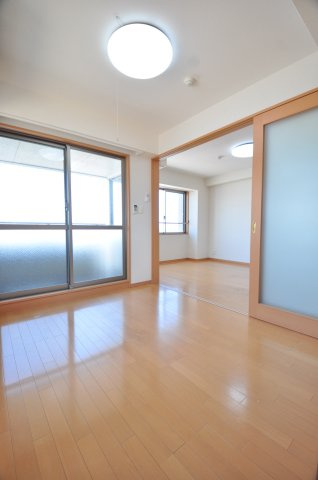 大阪市城東区鴫野西５丁目の賃貸マンションの居間・リビング
