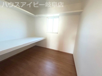 【収納】 | 岐阜市岩地！築6年中古住宅！バリアフリー！車椅子でも生活が送れます♪周辺環境も整っております♪ | 岐阜市岩地！築6年中古住宅！バリアフリー！車椅子でも生活が送れます♪周辺環境も整っております♪