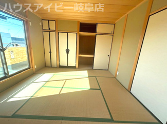 【和室】 | 岐阜市岩地！築6年中古住宅！バリアフリー！車椅子でも生活が送れます♪周辺環境も整っております♪ | 岐阜市岩地！築6年中古住宅！バリアフリー！車椅子でも生活が送れます♪周辺環境も整っております♪