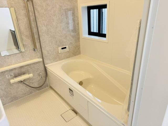 八王子市　本町　新築一戸建ての浴室|～のびのびくつろげるバスルーム　１日の締めくくりに癒やしのバスタイムを～