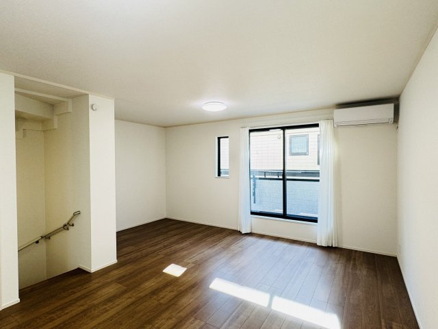 八王子市　本町　新築一戸建ての内装|～2階18.18帖の明るいLDK、家族団欒の時間をお過ごしいただけます～