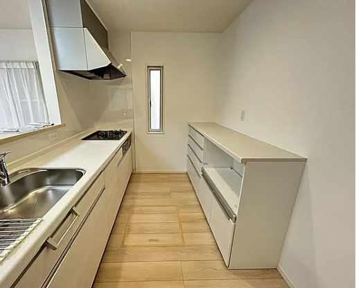 野田市山崎　中古戸建　令和3年築のキッチン