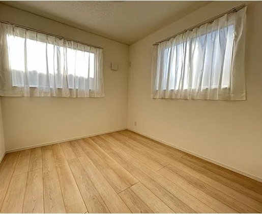 野田市山崎　中古戸建　令和3年築の洋室