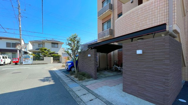 ルミナスコートのエントランス