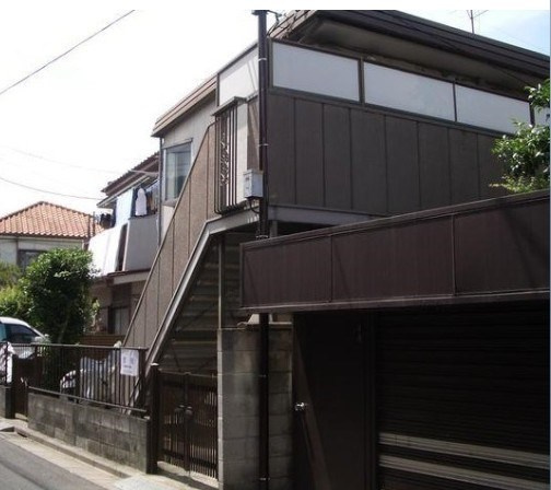 中野区野方１丁目のアパートのエントランス