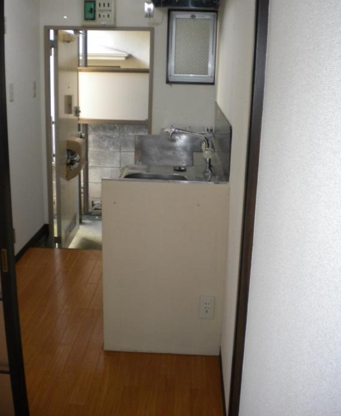 中野区野方１丁目のアパートの玄関