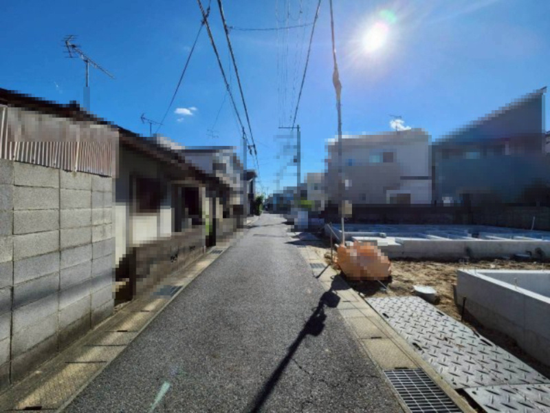 【商談中】長岡京市滝ノ町2丁目　　の前面道路含む現地写真|2025.11月撮影
A号棟東側幅員：約3.5ｍ